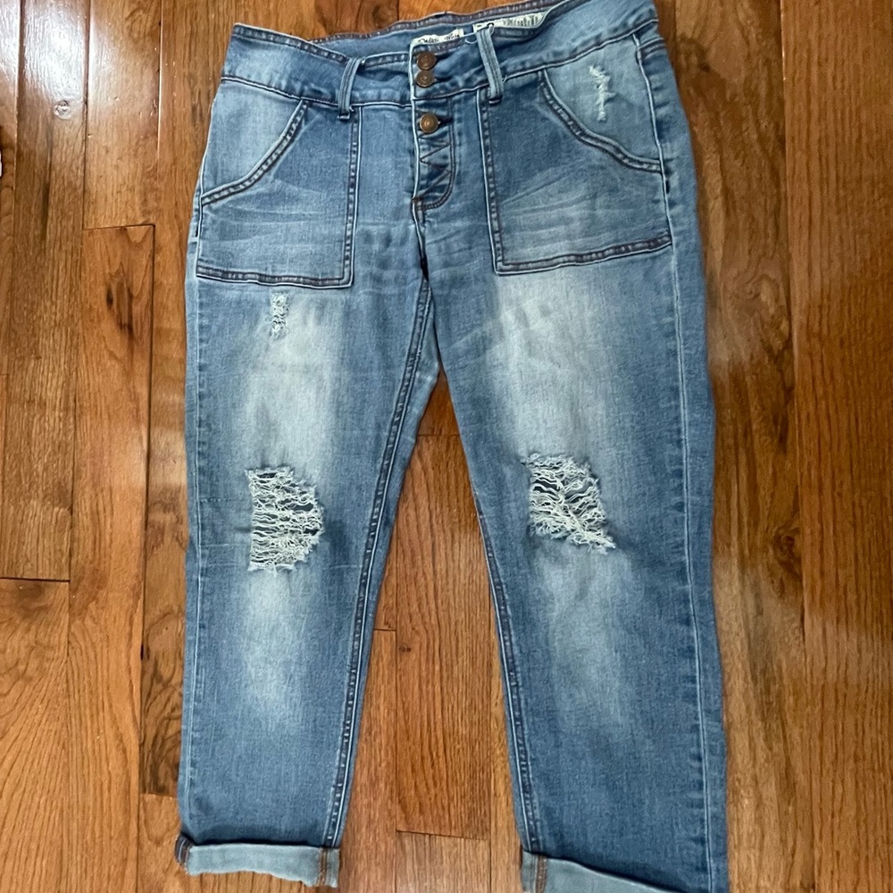 Women Ankle Cut Ripped Jeans Junior 9